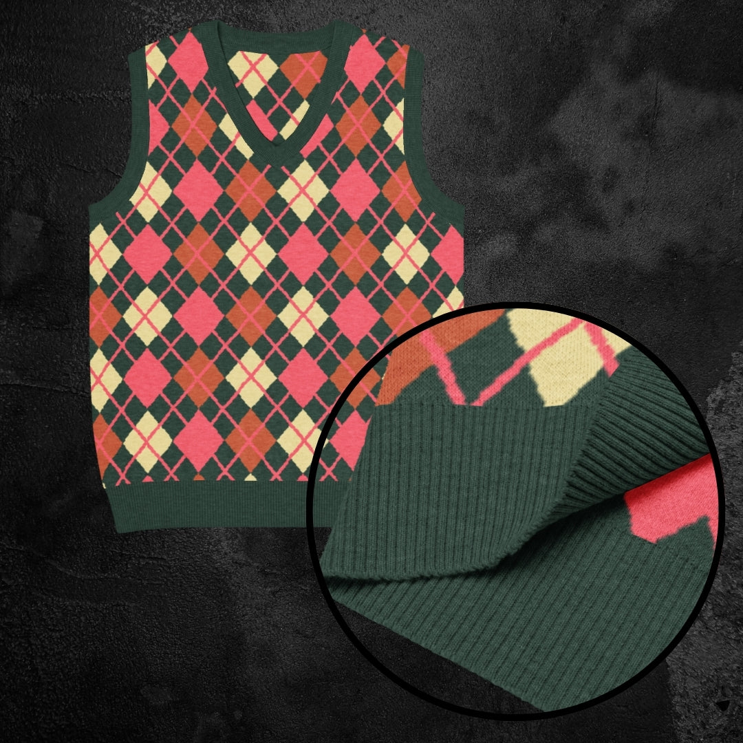 Knitted sweatshirt vest with pink rust and green argyle pattern