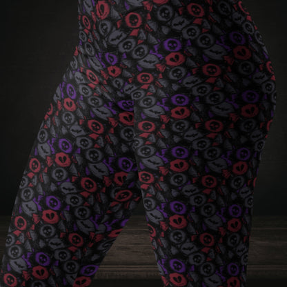 Leggings with skull and broken heart candy in grey purple and red